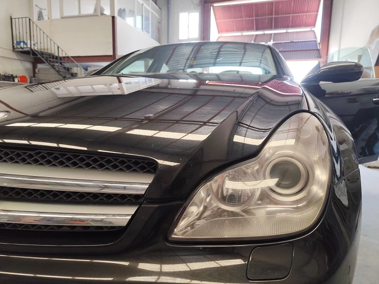 Restauración de faro delantero de automóvil